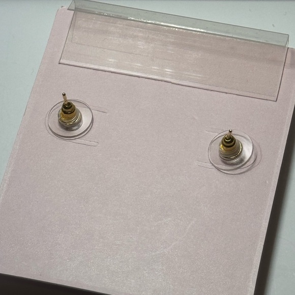 RACHEL PARCELL Gold Tone Stunning Large Square Stud Earrings NWT - Picture 6 of 6